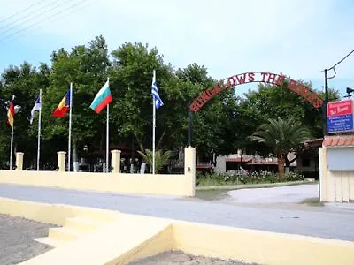 Отель Roses Bungalows Неос-Мармарас