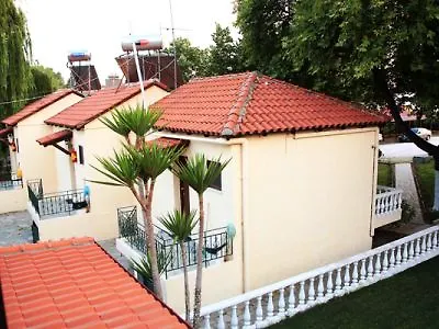 Отель Roses Bungalows Неос-Мармарас 2*,  Греция